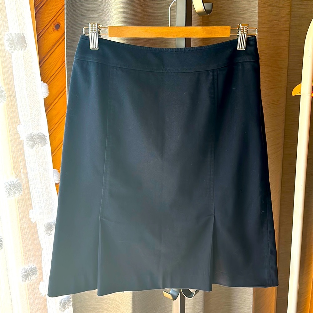 Anne Taylor Stretch Knee Length Dark Chambray Skirt size 2